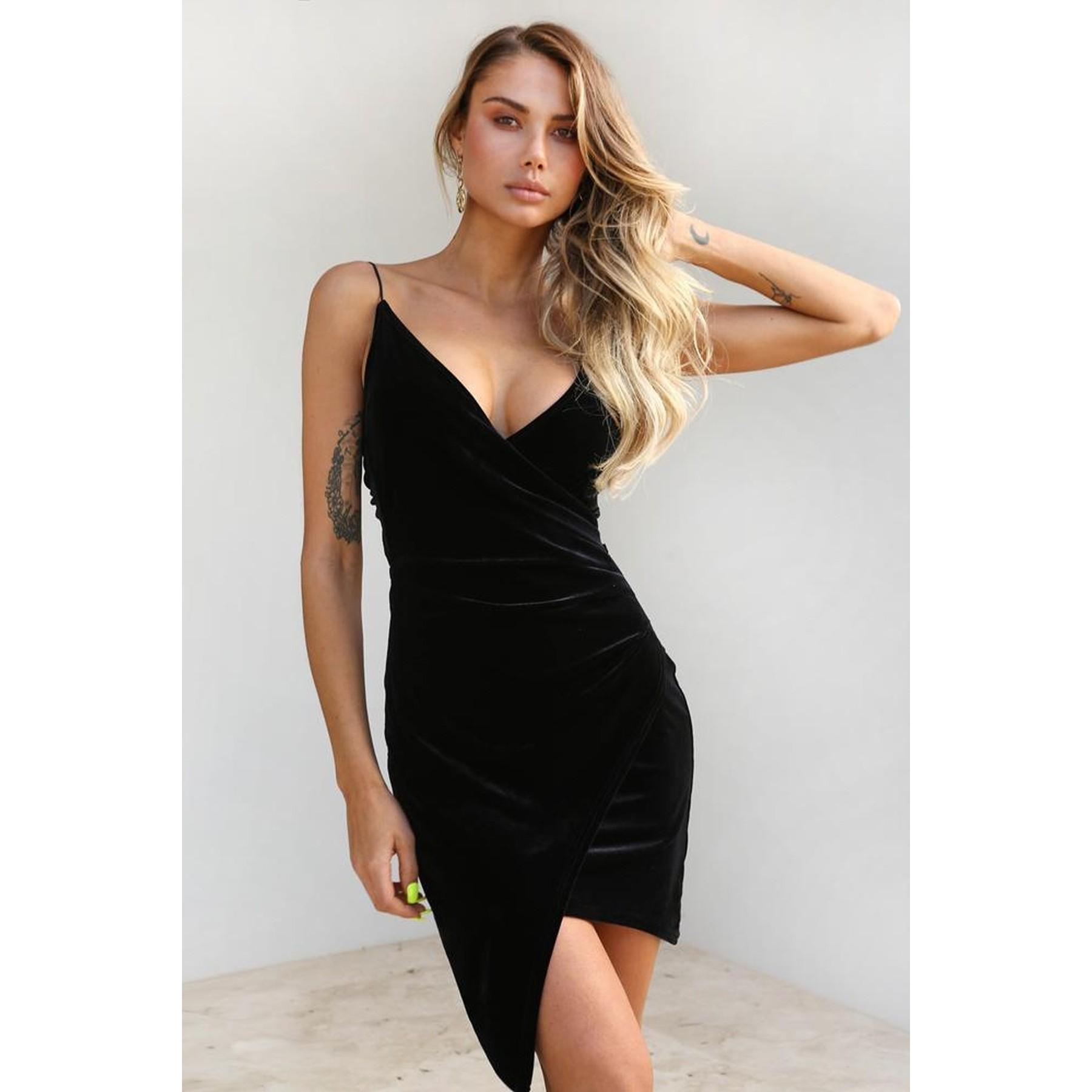 

Черное бархатное платье длины миди с деталью сзади L чёрный