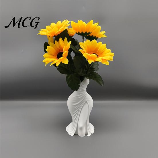 Dual-purpose Vase 3D Printed Elegant Dress-Style Vase, Dual-Purpose Tabletop Decor with Flowing Pleated Skirt, Decorative Ornament Stylish Evening