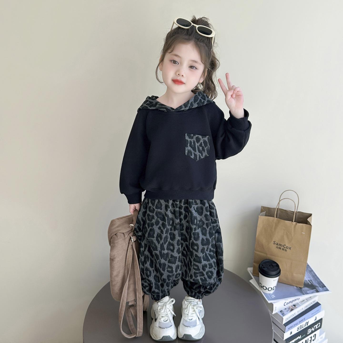 

Girls Korean-Style Leopard Print Hooded Sweatshirt and Pants Set - 2025 Spring/Autumn Fashion 140 cm