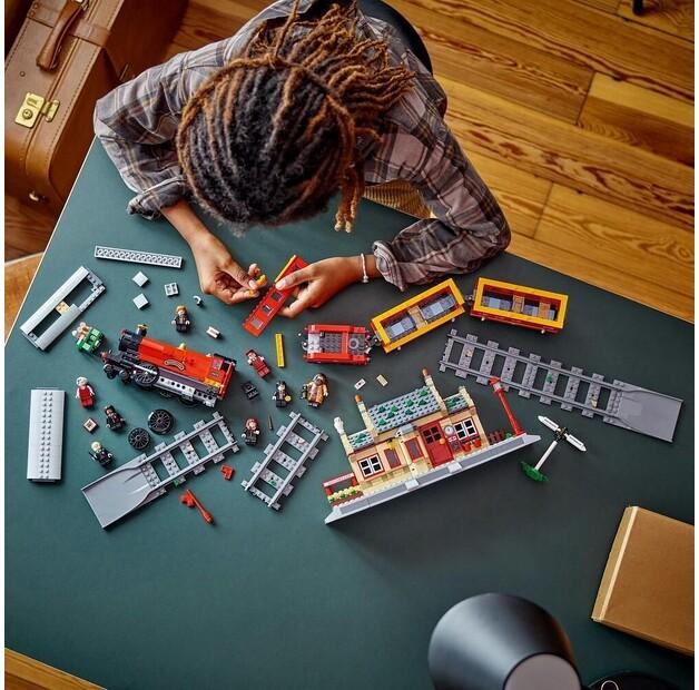 LEGO Harry Potter 76423 Хогвартс-экспресс и станция Хогсмид