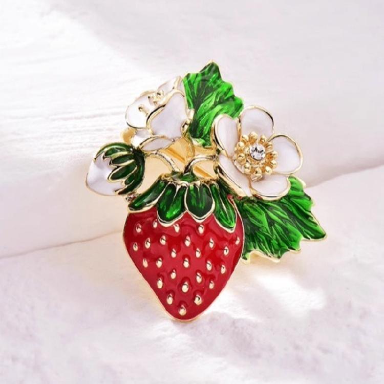 Rhinestones Strawberry Brooch Fashionable Handmade Lapel Pin Breastpin Fruit Jewelry Accessories for Women and Men
