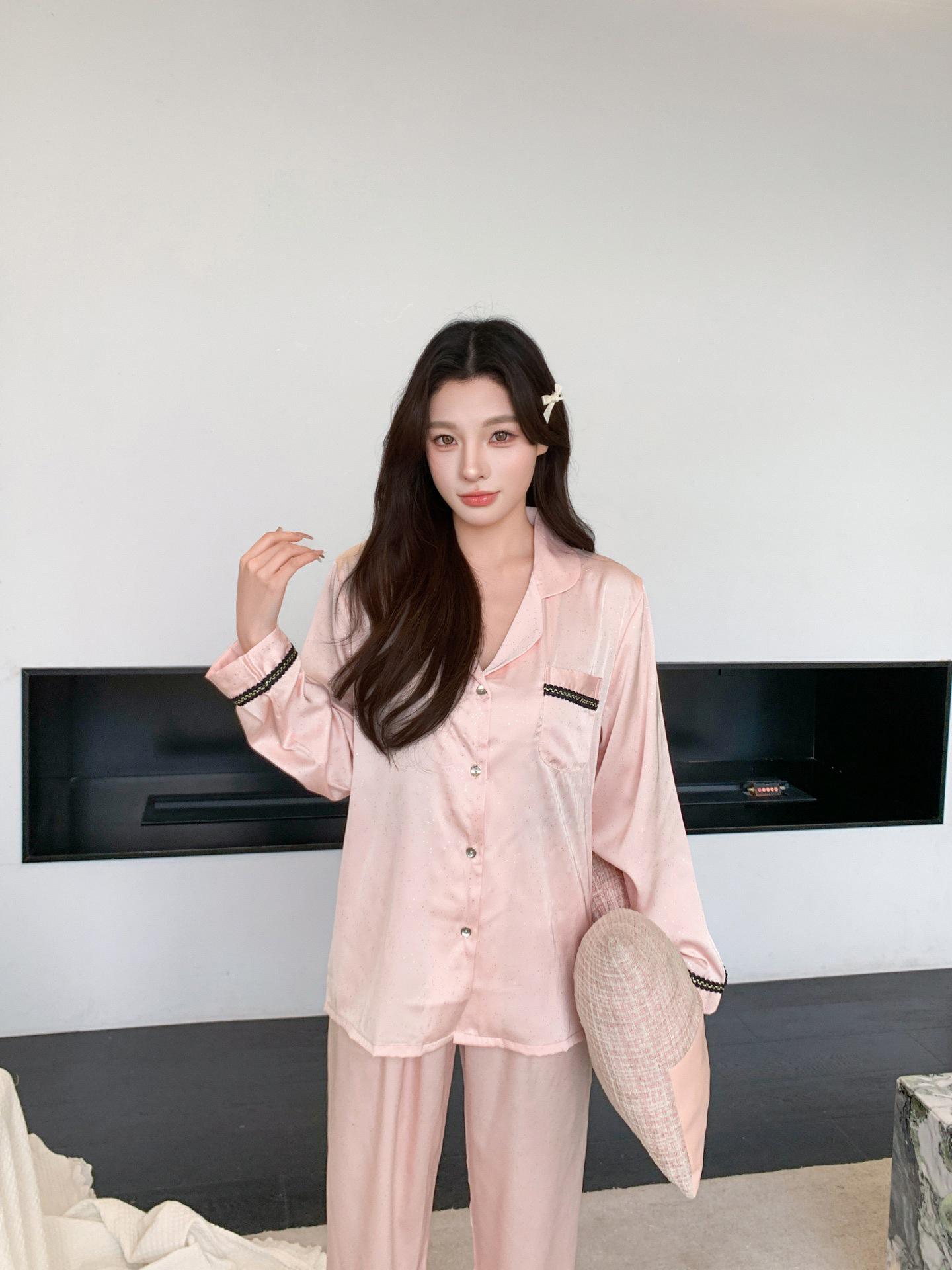 

Sweet Ice Silk Women s Luxury Print Long Sleeve Pajama Set - Casual, Comfortable, and Stylish Long Pants Homewear 2026. M