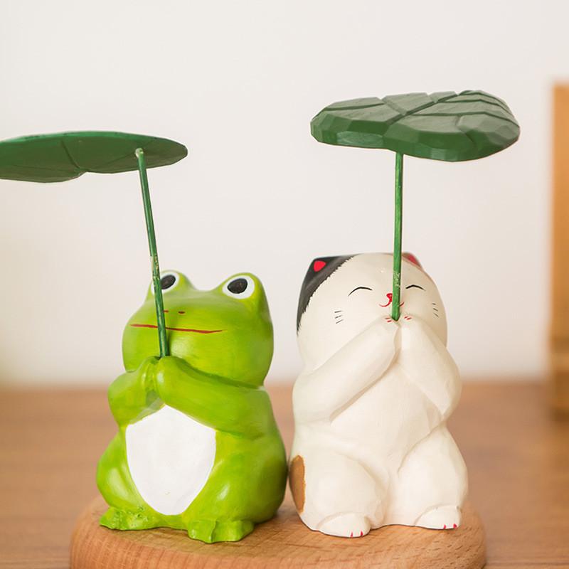Modern Minimalist Wood Carving Lucky Cat Decorative Figurine For Office Desk And Giftgiving
