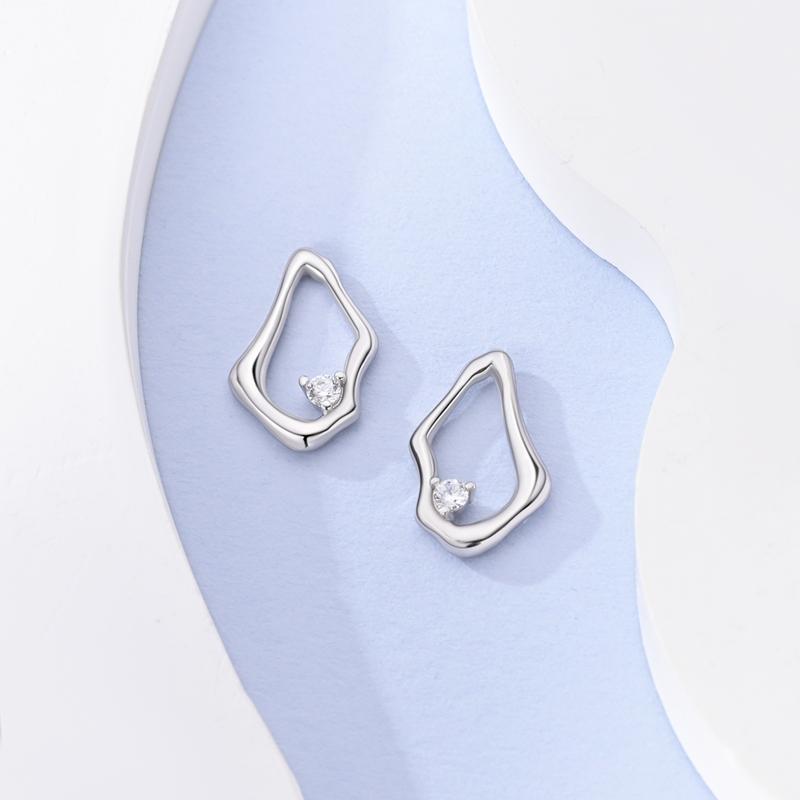 925 Sterling Silver Shining Zircon Earring Sparkling Simple Bow Irregular Curve Hoop Earring Fashion Jewelry Gifts for Women Men