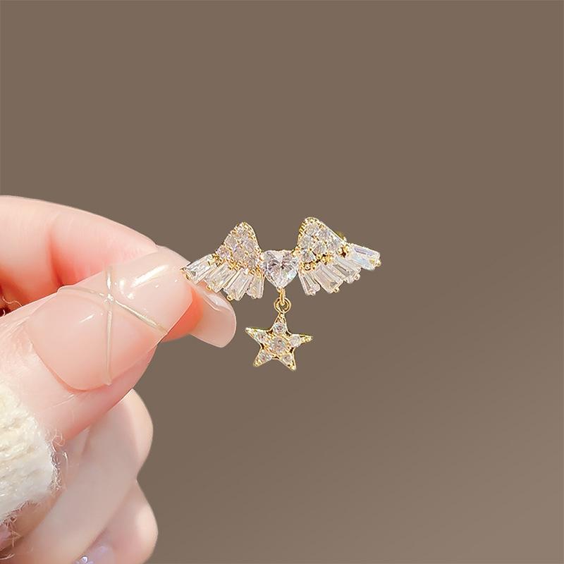 2024 Women's High-Grade Anti-Exposure Brooch: Stylish, Niche Design Clothes Pin.