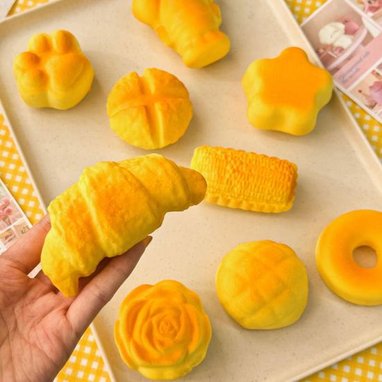 Stress Relief Bread Squeeze Toy Slow Rising Simulated Bread Sensory Pinch Fidget Toy Home Office Worker Relaxation Desk Toy