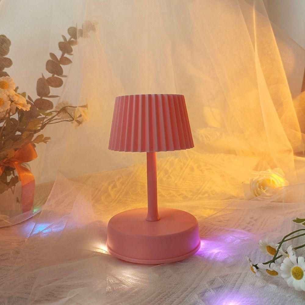 Europäischer Stil Mini LED Tischlampe Retro Romantische Nachttischlampe Kreatives Exquisites Atmosphärenlicht Hochzeit Geburtstag