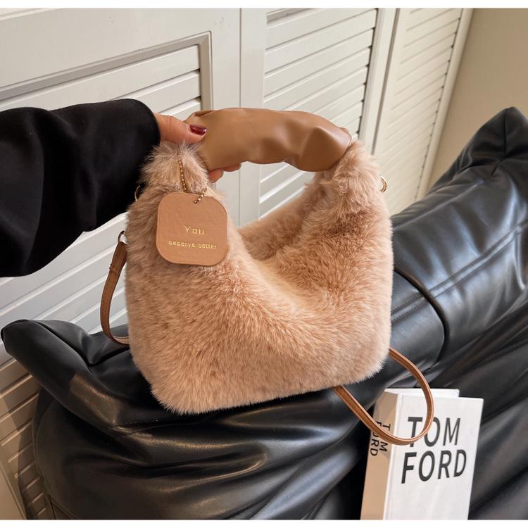 2024 Winter Fairy Plüsch Faltenhandtasche - High-End Influencer Favorit, Damen Umhängetasche/Crossbody-Tasche
