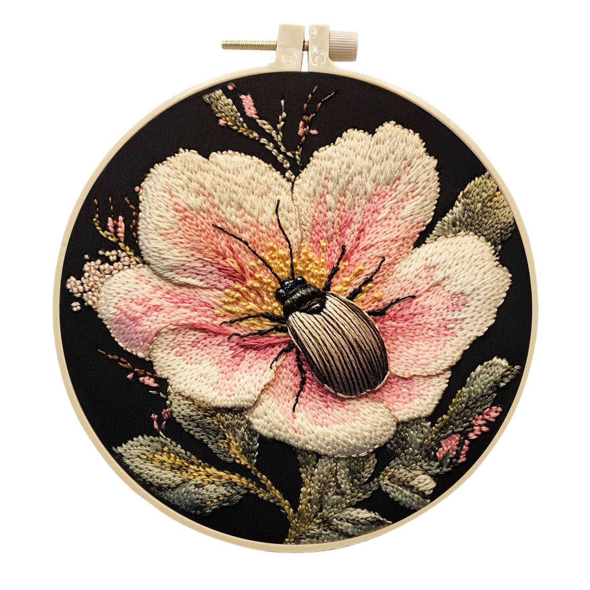 

1 набор для вышивания своими руками с цветочной и жуковой тематикой, включая инструменты и учебники по стежкам для начинающих. 15cm