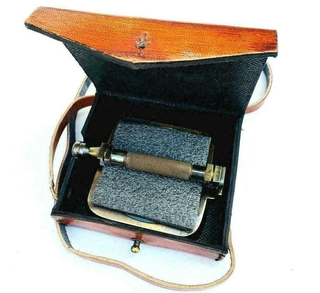 Brass Manifer Magnifying Glass with Leather Storage Case, Handmade Magnifying Lance, Classic Look