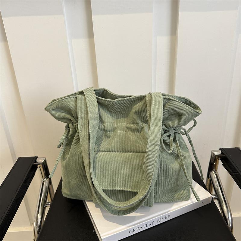 Modern Sleek Urban Large Capacity Stylish Shoulder Bucket Bag For Everyday Use