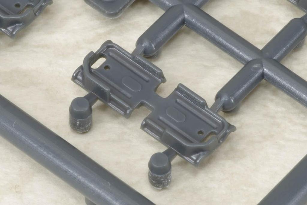 Laupen Model 1/35 Scale Articulated Caterpillar Tracks for the JGSDF Type 90 Tank with Rubber Pads