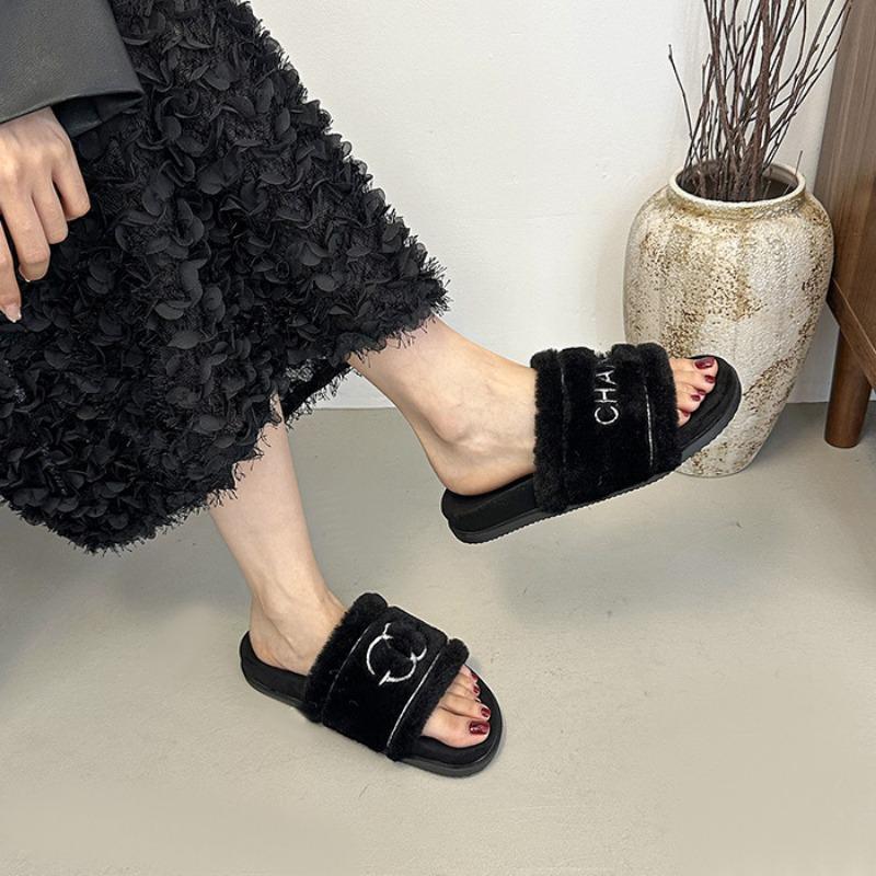 Retro plush embroidered fluffy slippers for women's autumn and winter wear new plush soft flat-bottomed cotton slippers