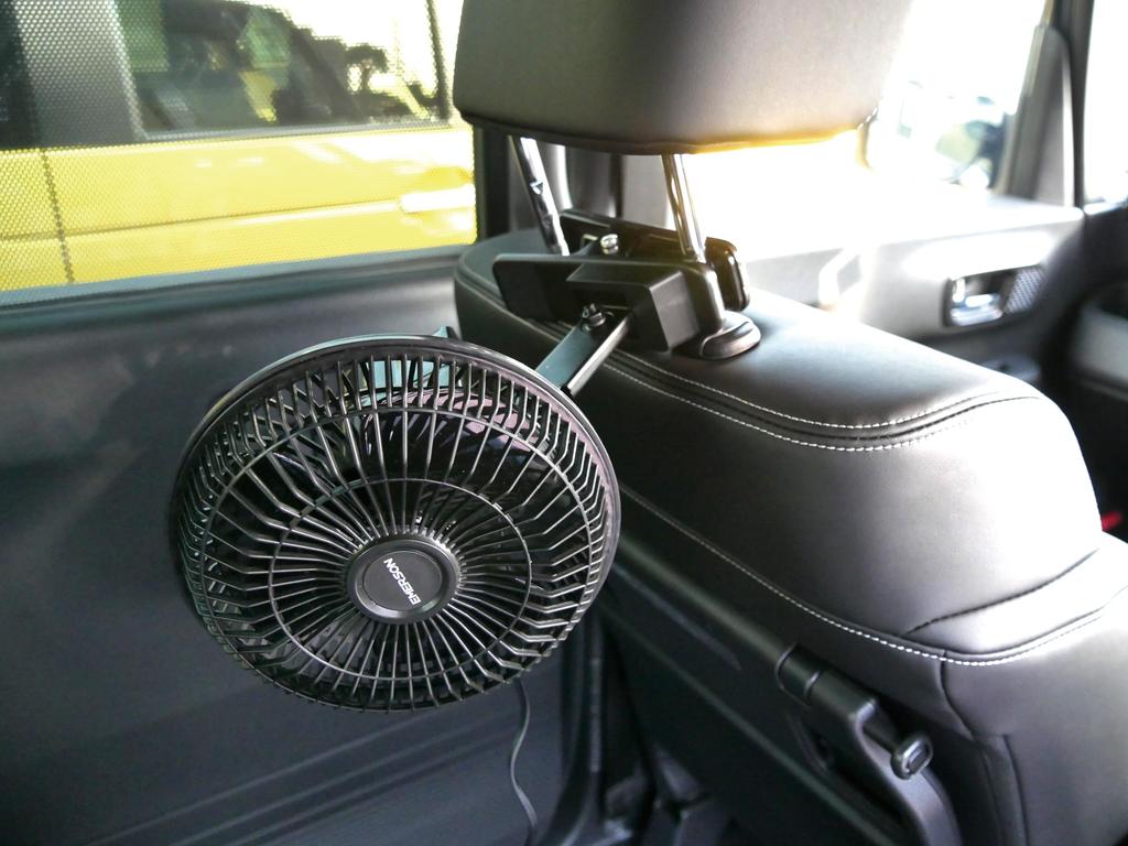 Emerson Car Showa Retro Adjustable Fan Speed with Variable Speed Swivel Circulates Air Inside the Car for Improved Heating and Cooling Fan,