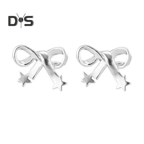 

1 пара женских сережек-гвоздиков в форме звезды и банта, однотонные, из сплава с гальваническим покрытием, гладкая поверхность, легкие серьги-гвоздики для особых случаев и повседневной носки серебряный