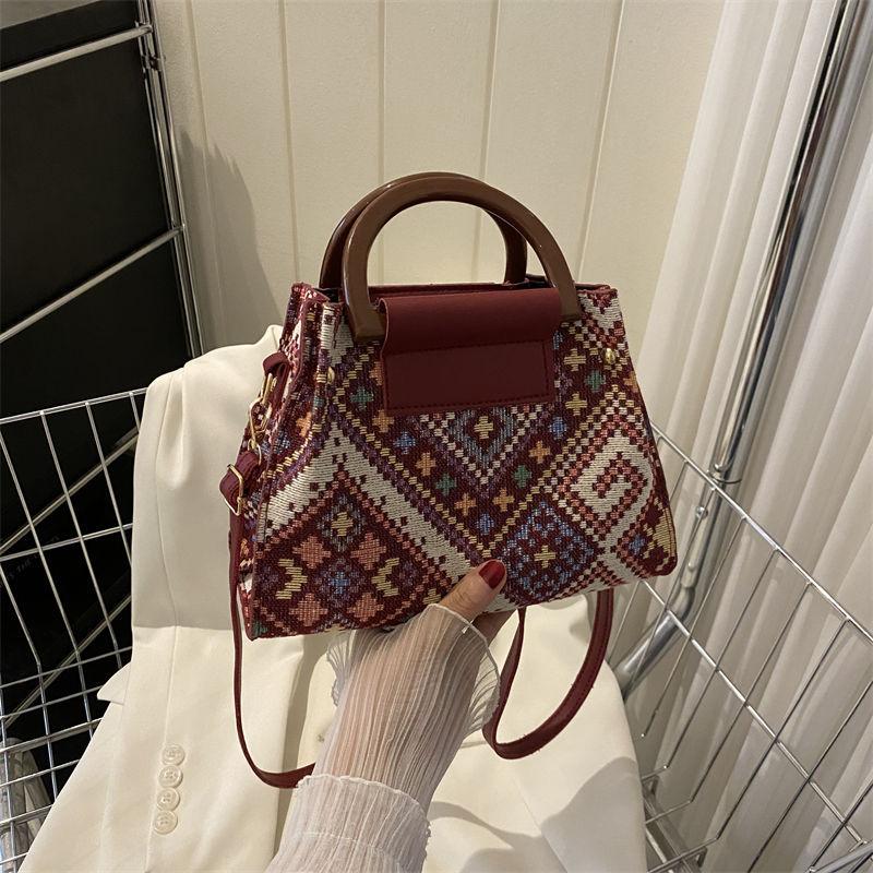 

Popular versatile ethnic style handbag women s 2025 new trendy texture canvas bag simple shoulder messenger women s bag червоний