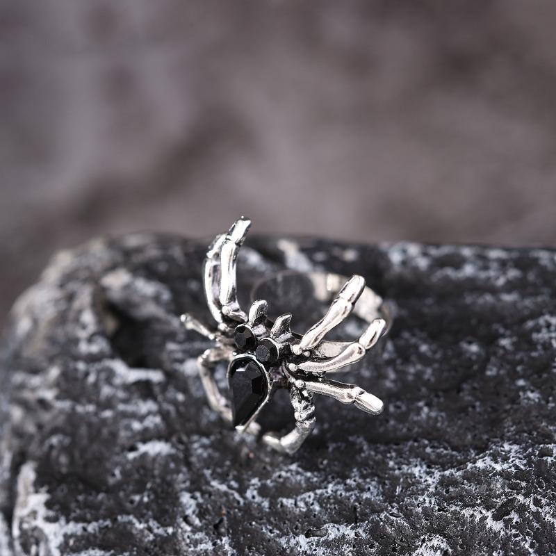 BLINGBAY Damen Vintage Gothic Spinnenring Schwarzer Edelstein Statement Verstellbarer Finger Schmuck für Halloween Party