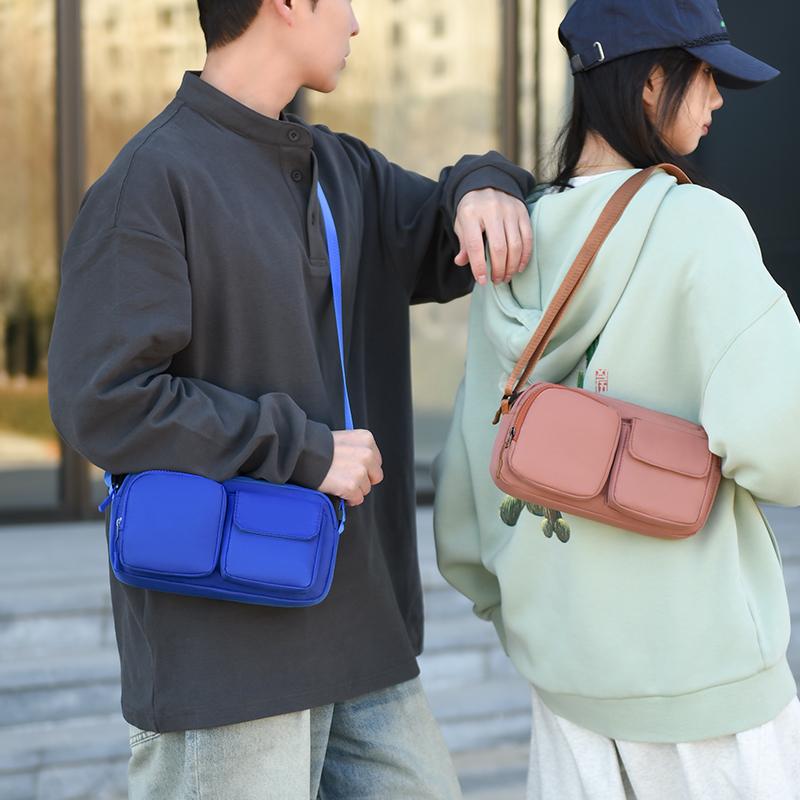 Nuova Borsa a Spalla da Uomo Leggera Tracolla Regolabile Borsa a Tracolla a Mani Libere Multitasche Unisex Borsa da Sotto Braccio Uso Quotidiano