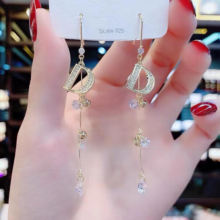 Koreanische stilvolle Quastenohrringe: Glänzend, luxuriös und figurschmeichelnd Sommer-Mode für Frauen