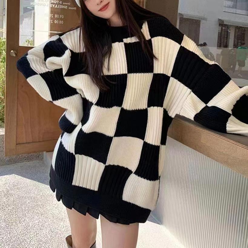 Checkerboard sweater vintage style, color-blocking, loose crew neck pullover sweater for women, autumn and winter high-end fashion