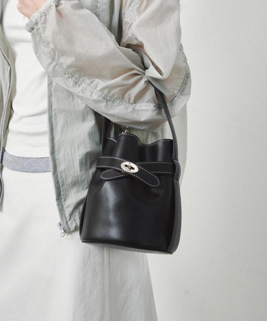 Ostkaka Classic Belt Bucket Bag Mini Black