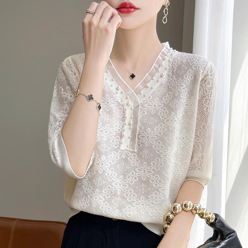 Versatile Women's V-Neck Hollow Knit Jacquard Blouse with Beaded Short Sleeves