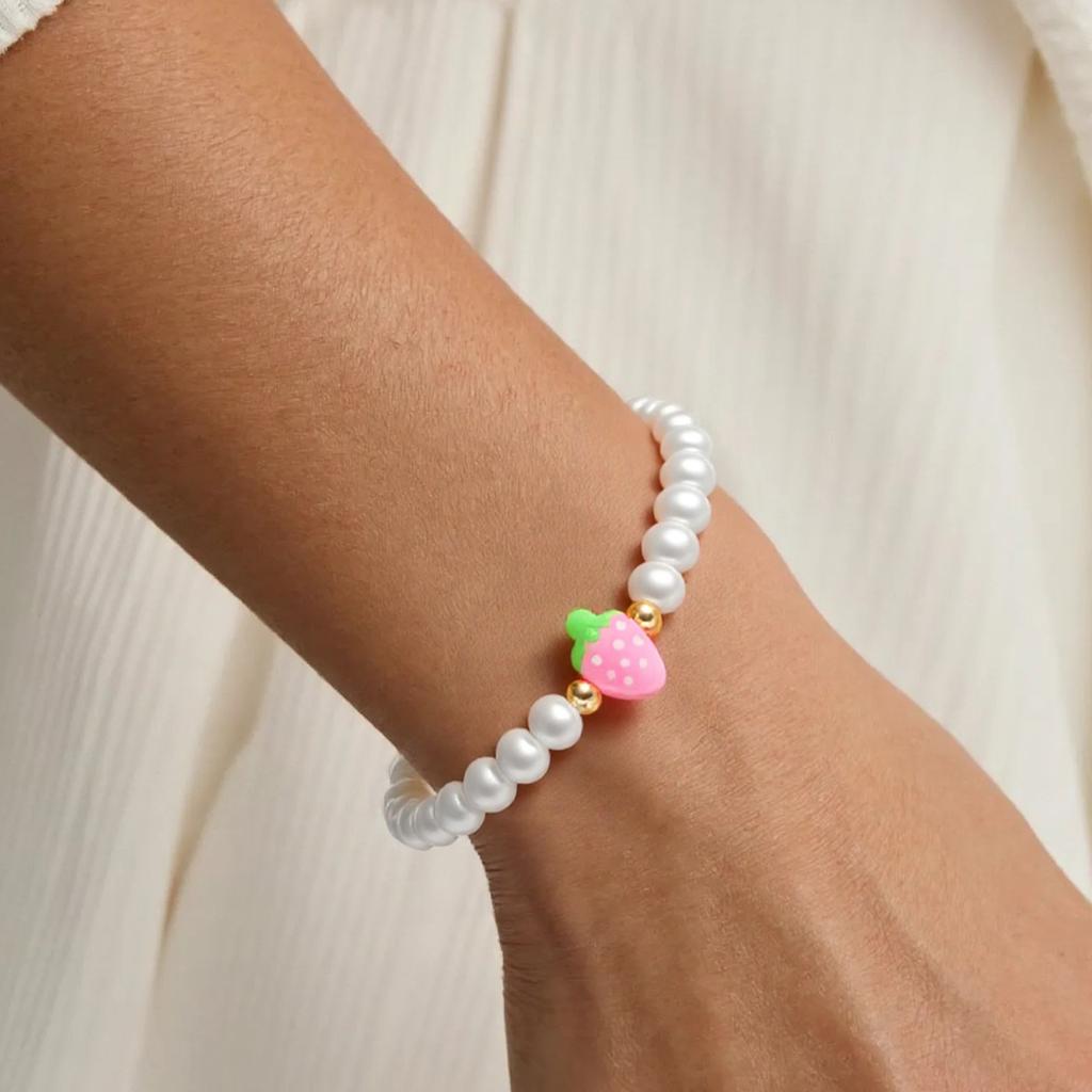 Eye Catching Strawberry Beaded Necklace Set Sweet Aesthetic Wristband Ideal For Fashion Enthusiasts And Students