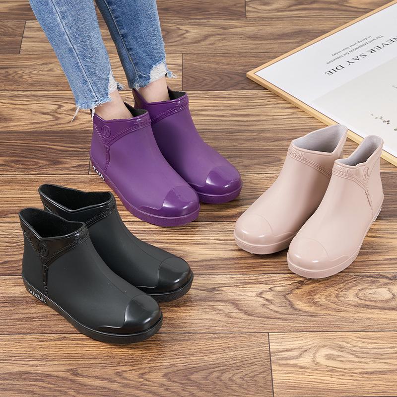 Korean Style Trendy Women’s Low-Top Flat Rain Boots with Cotton for Outdoor and Kitchen Use