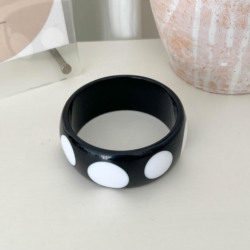 1Pcs European American Cross Border New Black White Spot Symmetrical High Grade Resin Bracelet Retro Fashion Luxury Round