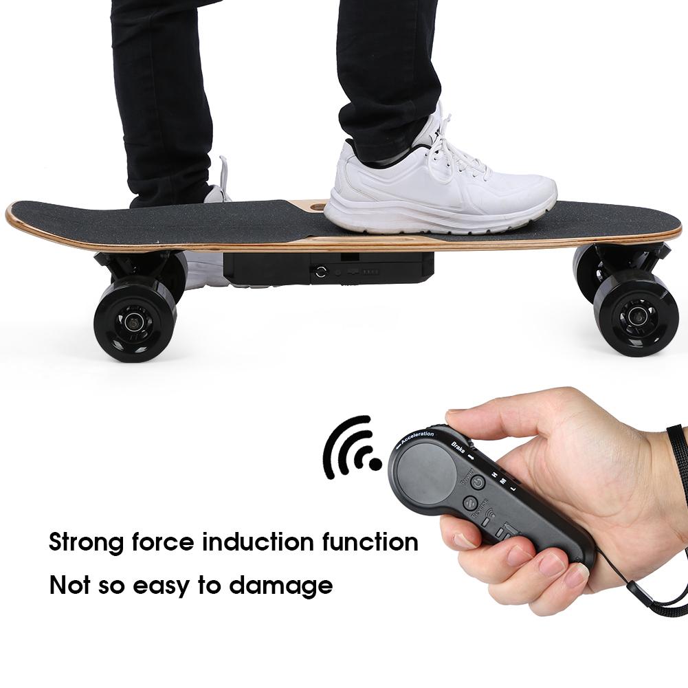 8 Lagen Esdoorn Dek Corrosiebestendigheid Draagbaar Verwijderbaar Dubbele Aandrijving Vier Wielen Elektrische Scooter