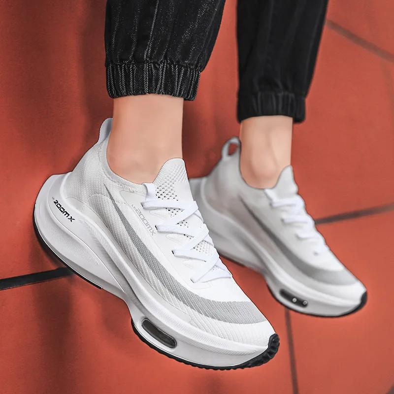 Ultra-Light Men's Running Shoes Breathable Mesh Outdoor Sports Sneakers Low Top Spring Autumn Summer Fashionable Running Footwea