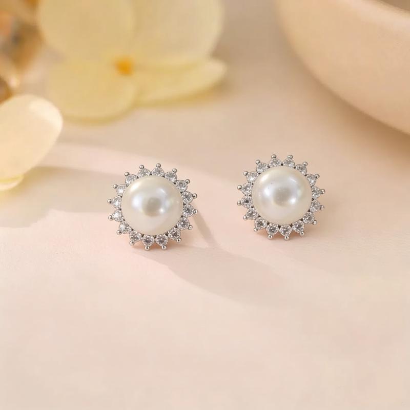 Beixi Silver Sunflower Stud Earrings: S999 Silver Needle, Shell Pearl, Rhinestones, Classic & Elegant Design.
