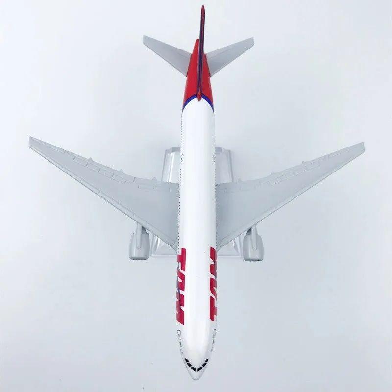 Display Model B777 16CM Brazil TAM Airways Metal Alloy Material Passenger Aircraft Model Airplane Decor For Aviation Enthusiasts