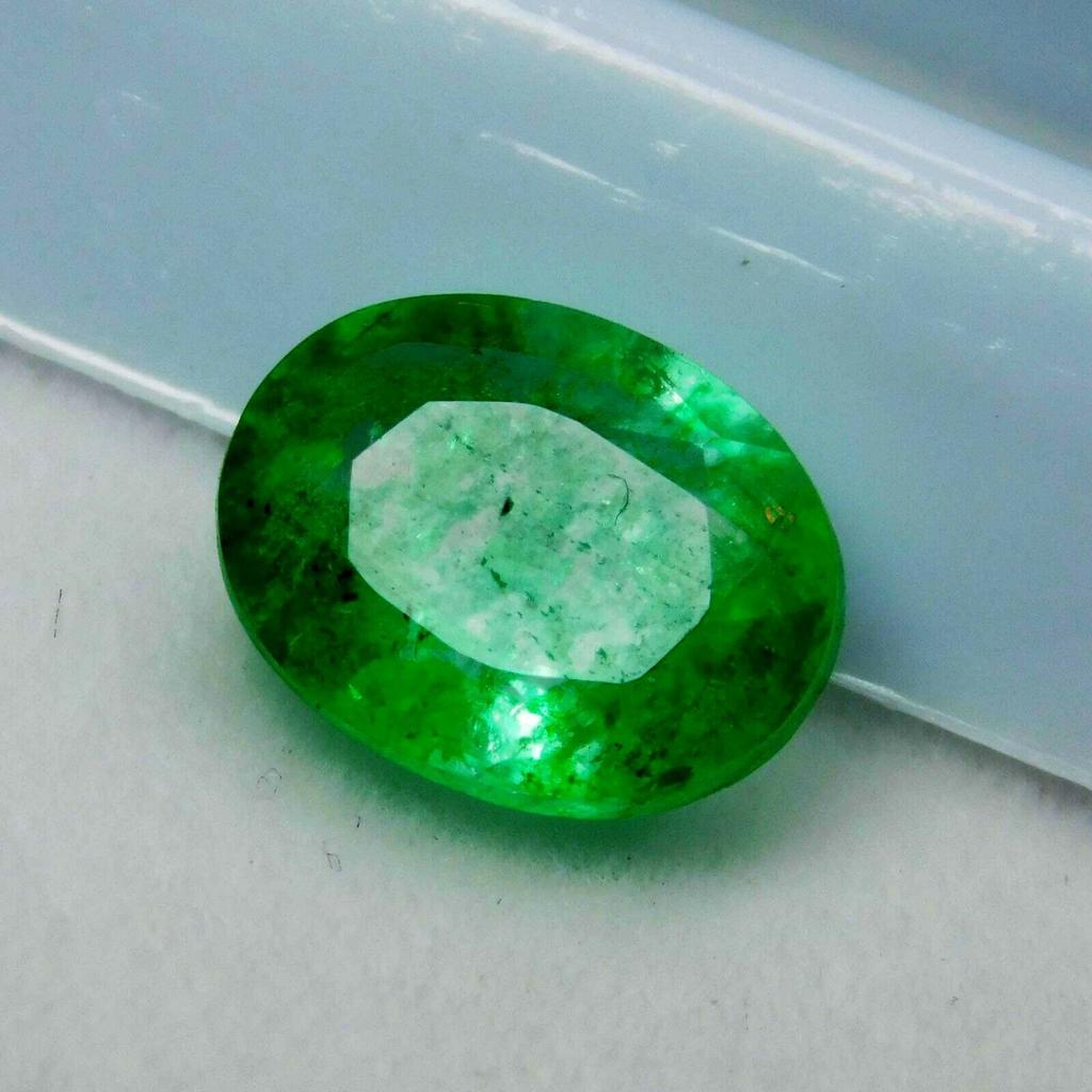Natural Green Colombian Emerald 7ct Oval Cut Certified Loose Gemstone