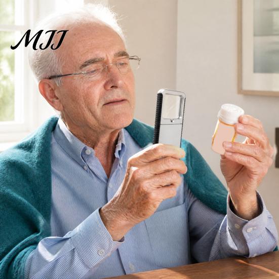 Easy to Hold Magnifying Glass Portable with LED Light, Retractable High-Clarity Lighted for Seniors, Handheld Magnifier Reading and Crafting