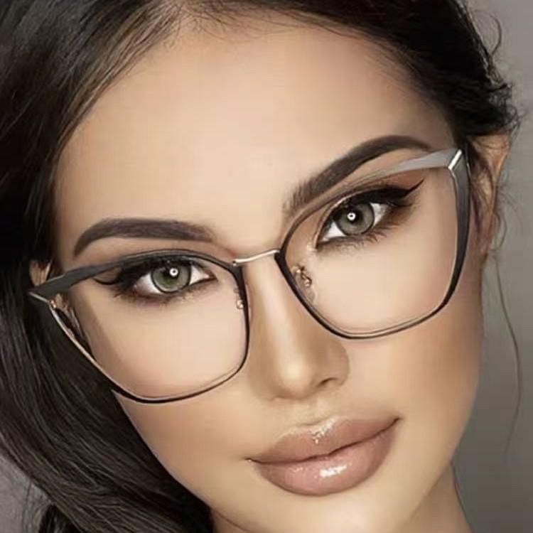 Retro large frame European and American metal cat eye photosensitive color-changing glasses women's round face thin anti-blue light flat light glasse