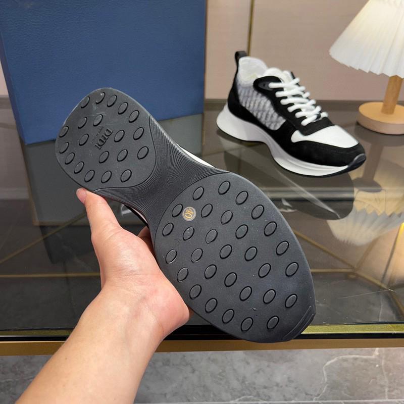 European Style Men's Embroidered Casual Low-Top Sneakers with Thick Sole