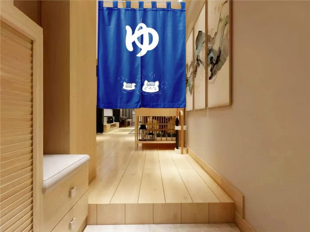 Banksy Noren Room Hard to Door Living Length 120cm x Width 60cm Curtain, Bath, Privacy, Long, Stylish, Divider, Blackout, Nordic, Noren, Easy, See,