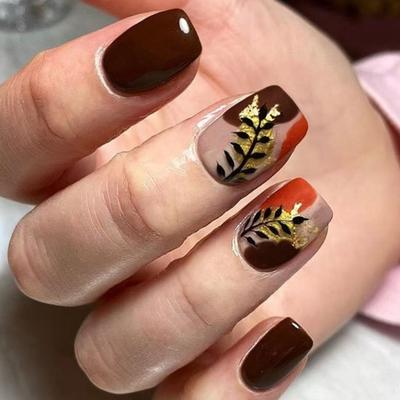 Łatwe do przyklejenia sztuczne paznokcie Złote płatki Błyszczące Manicure Kolor Jesień Zima Wielkość Wielorazowe ABS Sztuczne Paznokcie Dla Kobiet 24 szt.