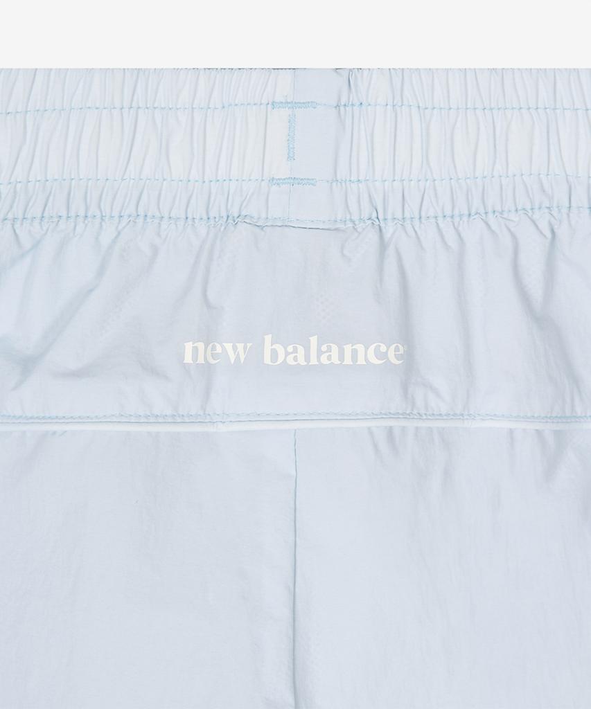 Nyuballanseu Nbnvg2W412 / Women Essential Lightweight Woven Quarter Shorts (L/Blue)