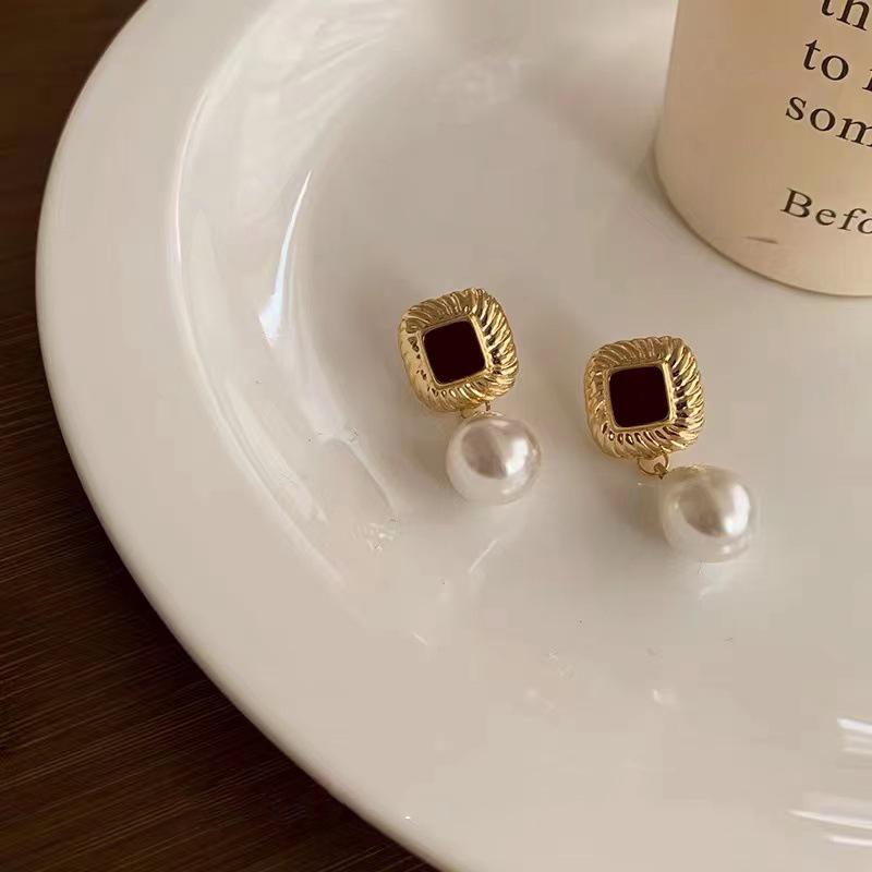 Sweet Red Square Waterdrop Imitation Pearl Pearl Earrings for Women Temperament Sweet Korean Design Jewelry