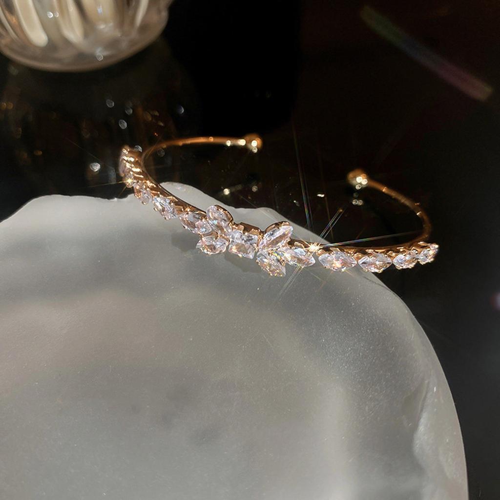 Adjustable Zircon Leaf Bracelet With Sparkling Zircon Stones Handmade Wristband Elegant Jewelry For Women Daily Wear