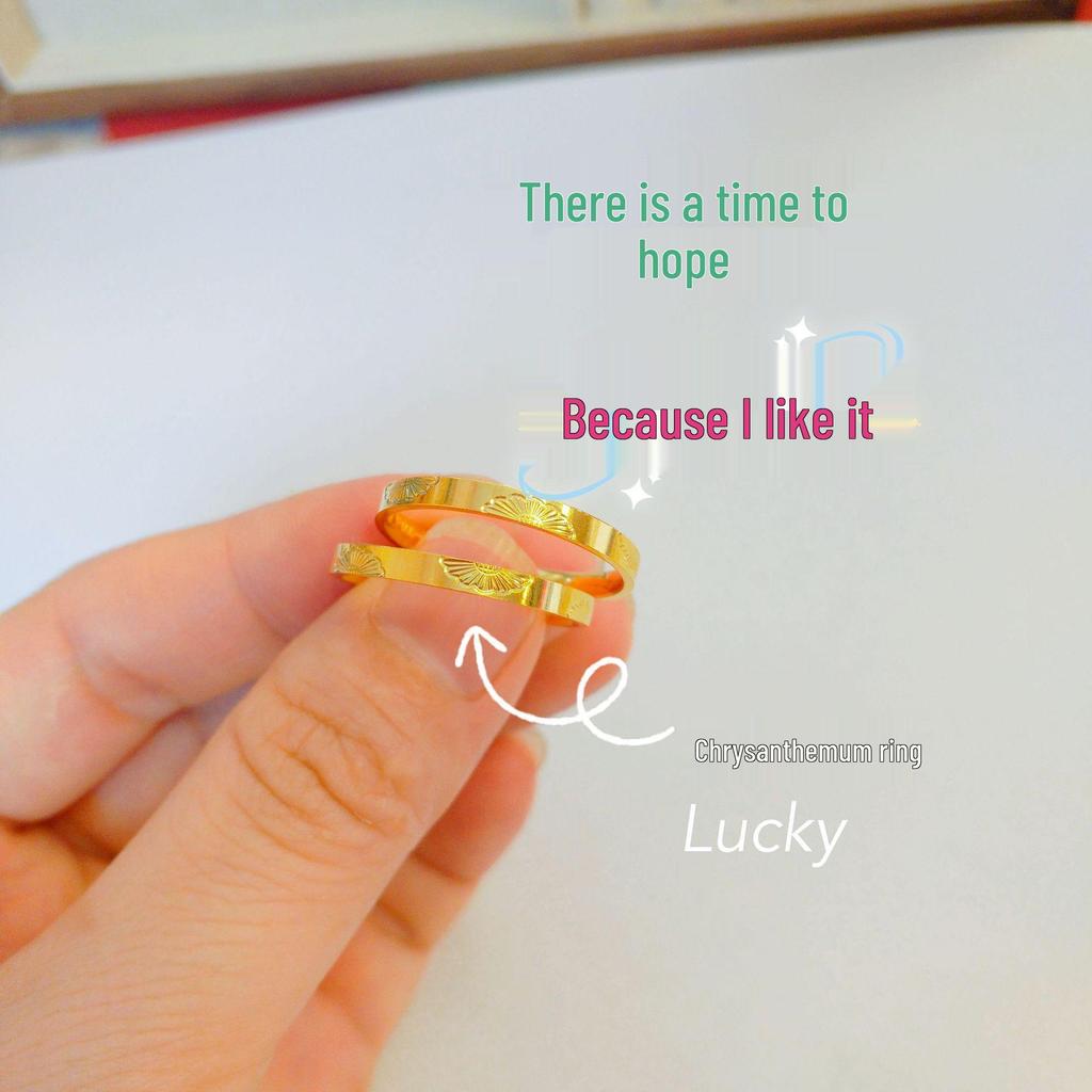 Gold Daisy Chased Bracelet & Ring Set: Elegant Women's Light Luxury Jewelry