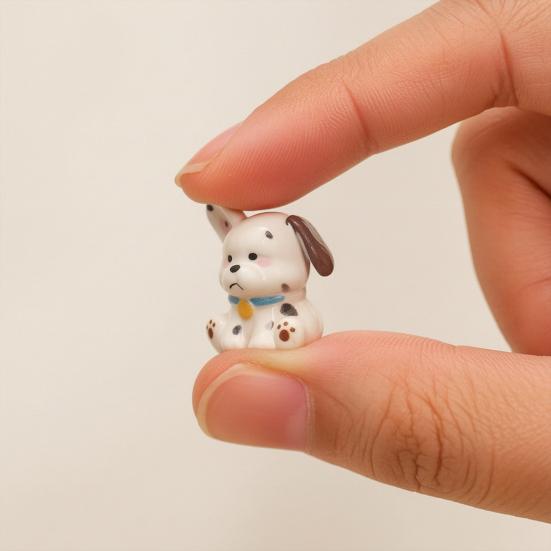 2 Pcs Mini Dog Figurines, Tiny Resin Puppy Figures, Cute Miniature Animal Statues for Desktop, Car Decoration, Micro Landscape, Dollhouse Accessory
