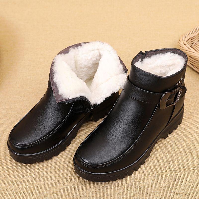 Winter cotton shoes velvet warm short boots flat bottom non-slip elderly leather shoes soft sole medium and old cotton boots women