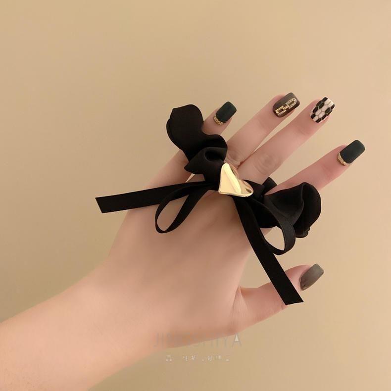 Hair ring French retro satin large intestine ring adult temperament hair accessories simple Joker Pearl balls hair rope.