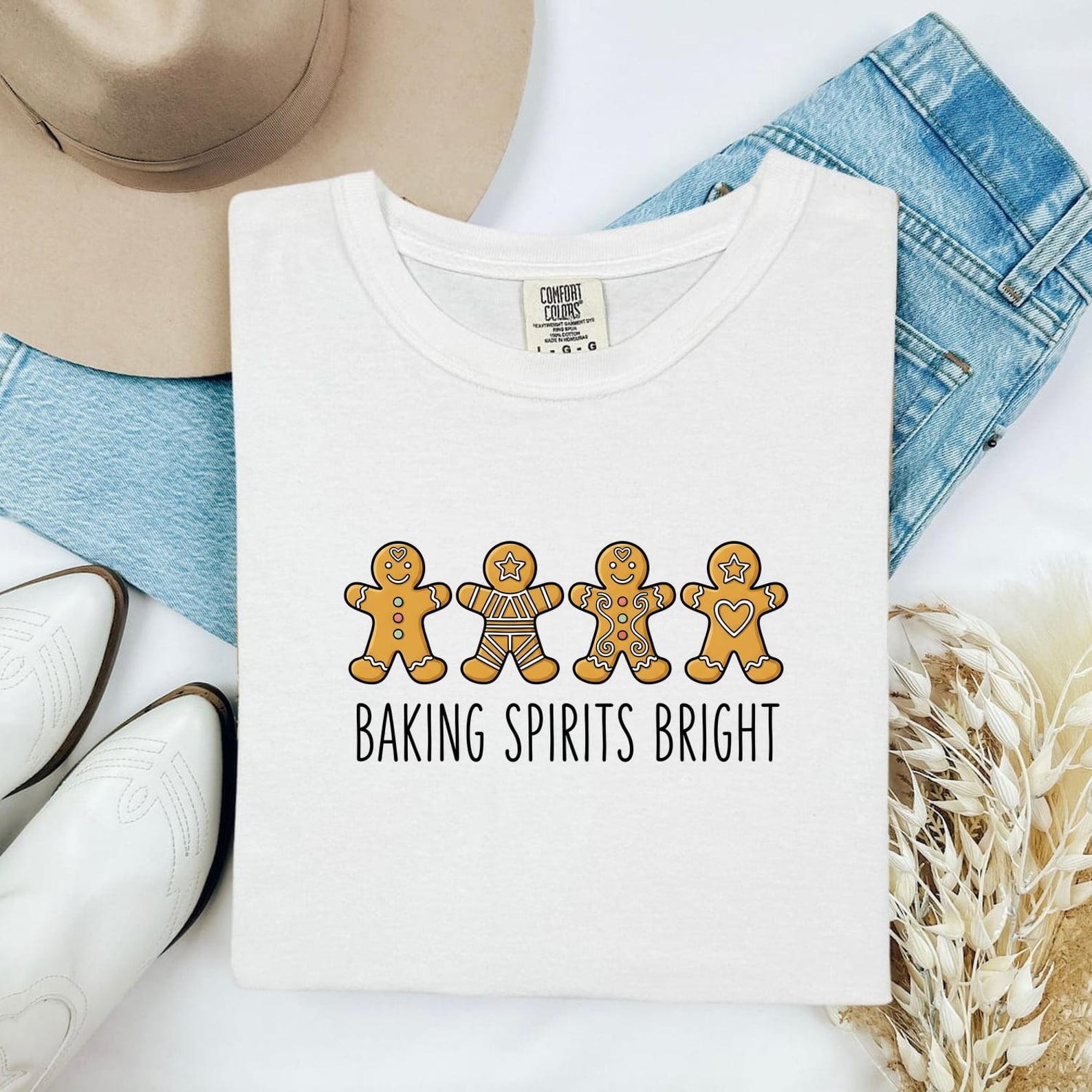 Gingerbread Treats Shirt Christmas Desserts Gift Women Adorable Tee Gingerbread T-Shirt Xmas Fan Cute Tshirt Sweet Illustration Sketch Love L