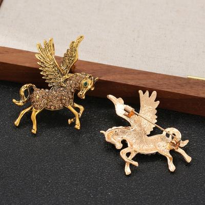 Yousheng Flying Horse Brooch Rhinestone Winged Horse Lapel Pin Sparkling Retro Horse Brooch Pin Outfit Accessory for Sweaters Hats Coats