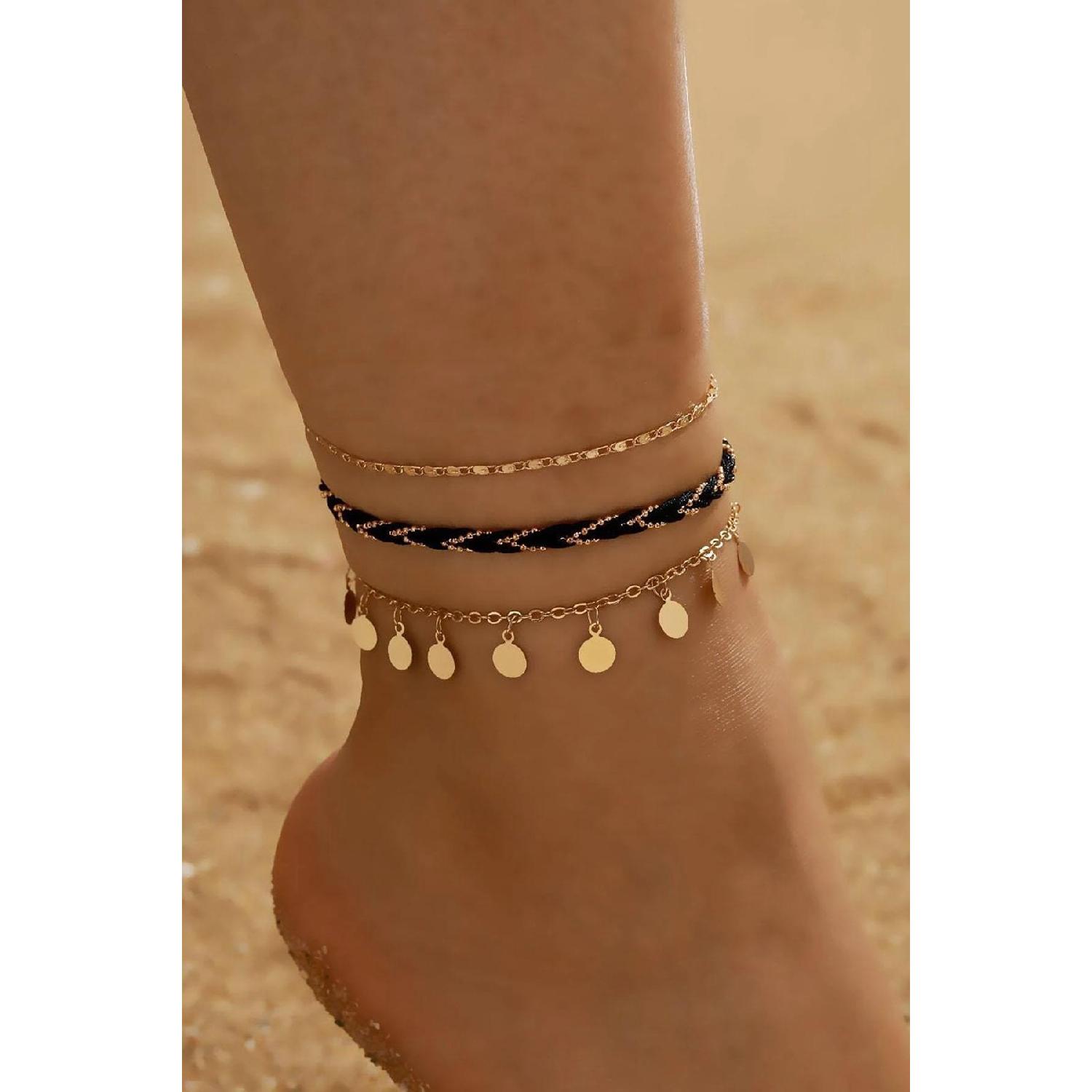 

Абстрактный набор из 3 предметов темно-синего цвета