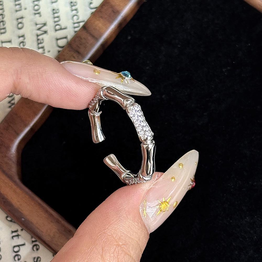 Chinese Minimalist Rhinestone Bamboo Joint Bracelet for Women: Elegant & Versatile